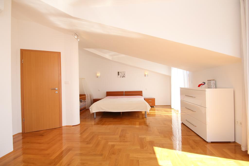 Apartman Dominik Trogir Exterior photo